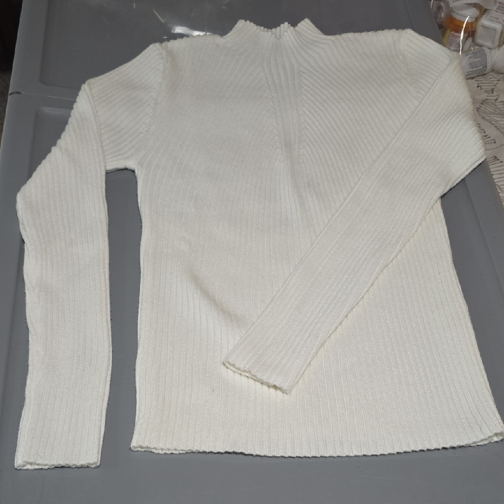 Elegant White Ribbed Women's Sweater